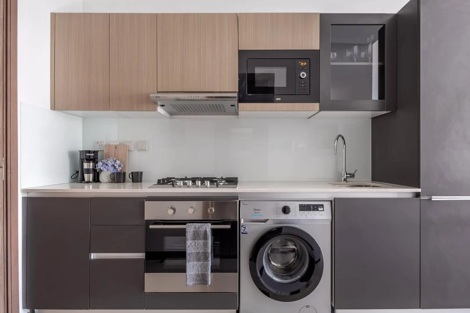 Frank Porter - Aria By Grovy Apartment Dubai United Arab Emirates